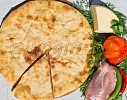 Осетинский пирог с сыром и курицей (Подарок) Осетинский пирог с сыром и курицей (Подарок)
